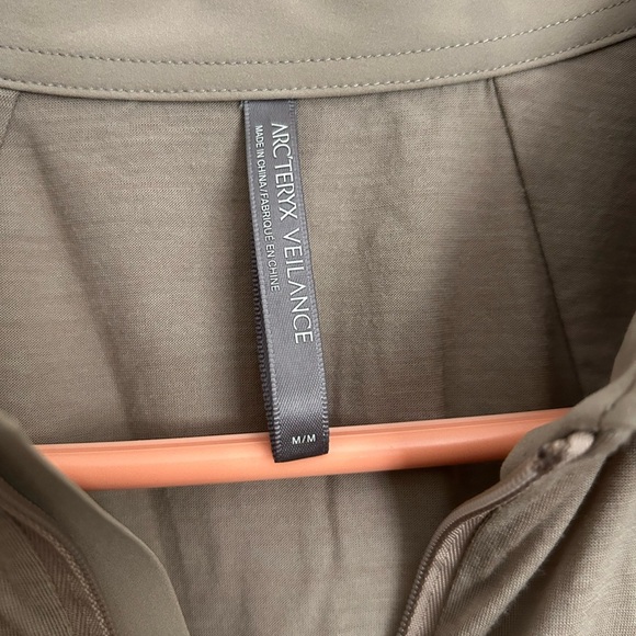 Arc'teryx Frame Polo Short Sleeve Shirt Size Medium Dark Cocoon Heather - Picture 3 of 6